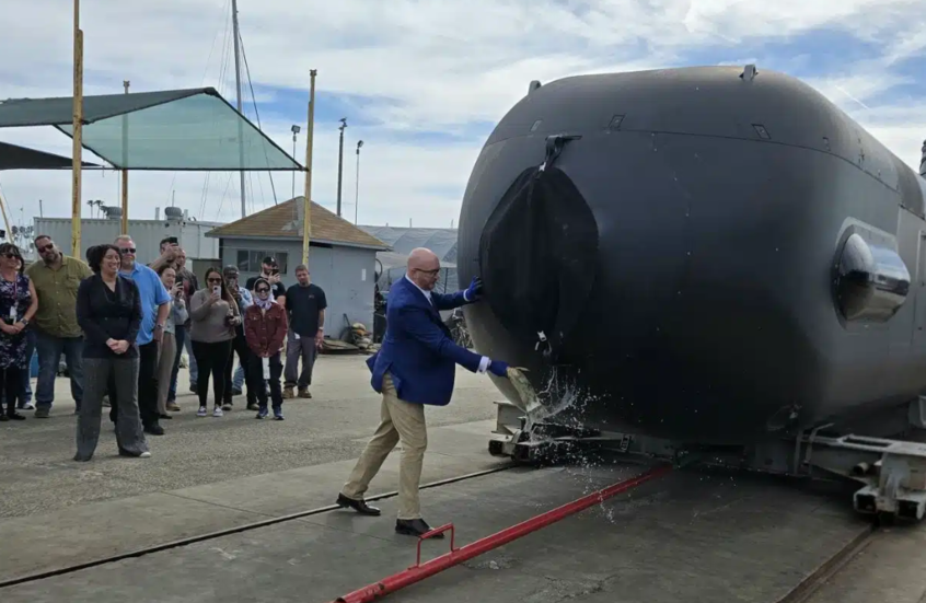 البحرية الأمريكية تدخل ثاني غواصة مسيّرة من طراز Orca الخدمة