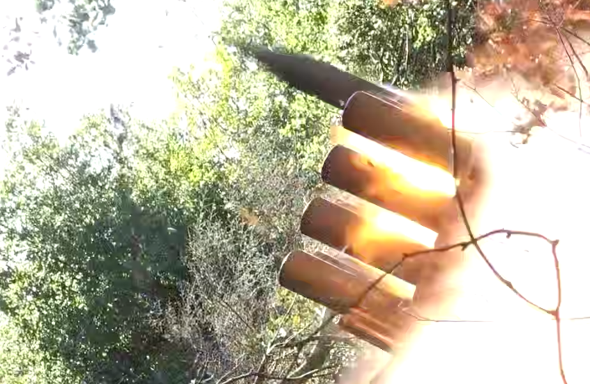 وزير إسرائيلي ينجو من سقوط صاروخ خلال جولة في بلدات الشمال