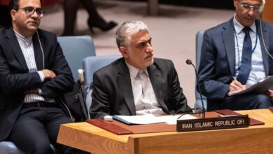 إيران: لن نغلق مضيق هرمز ونلتزم بحرية الملاحة