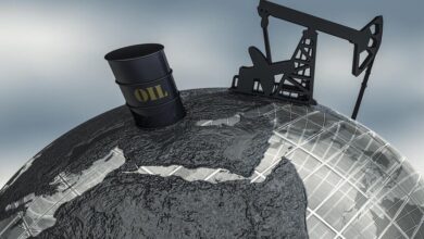 رويترز: السعودية تخفض إنتاج النفط إلى نحو 8 ملايين برميل يوميا