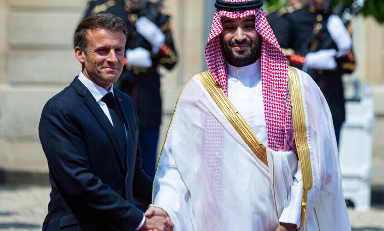 ماكرون ومحمد بن سلمان يؤكدان ضرورة وقف الأعمال المهددة للأمن الإقليمي