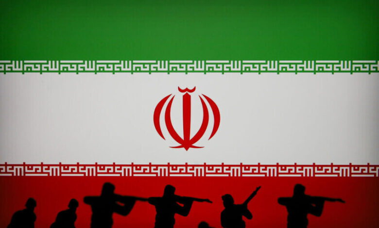 الحرس الثوري الإيراني يحذر من استهداف صناعات مرتبطة بالولايات المتحدة ويدعو لإخلاء المناطق المحيطة بها