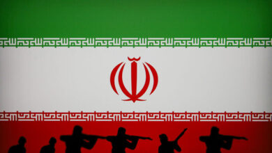 الحرس الثوري الإيراني يحذر واشنطن من إبقاء مصانعها في الشرق الأوسط وسط تصعيد عسكري