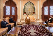 سلطان عُمان يبحث مع وزير خارجية مصر تطورات التصعيد الإقليمي وتعزيز التنسيق المشترك