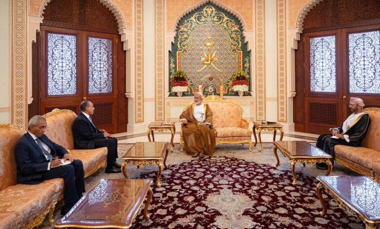 سلطان عُمان يبحث مع وزير خارجية مصر تطورات التصعيد الإقليمي وتعزيز التنسيق المشترك 1 سلطان عُمان يبحث مع وزير خارجية مصر تطورات التصعيد الإقليمي وتعزيز التنسيق المشترك