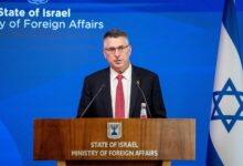 إسرائيل تتهم حزب الله بإطلاق 2000 صاروخ ومسيرة خلال أسبوعين