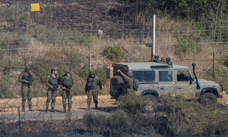 الجيش الإسرائيلي يرصد استعدادات لحزب الله لإطلاق صواريخ ويعلن رفع الجاهزية