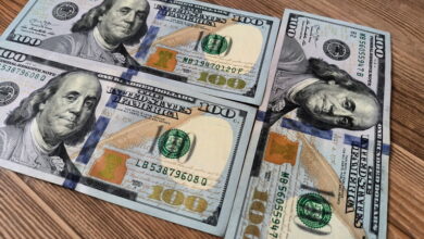 الدولار يرتفع وسط ترقب قرارات البنوك المركزية وتقلبات النفط