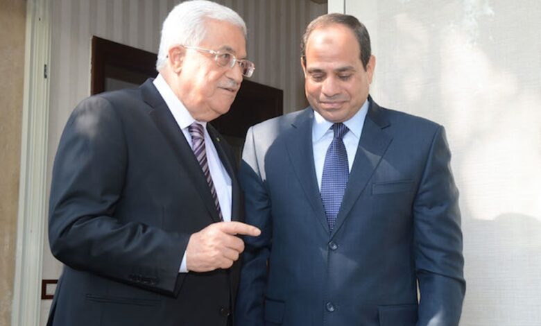 السيسي وعباس يؤكدان ضرورة وقف التصعيد في المنطقة والتحذير من تداعيات الحرب