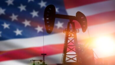 إدارة ترامب تخطط للسيطرة على احتياطيات النفط الإيرانية وسط صعود الأسعار