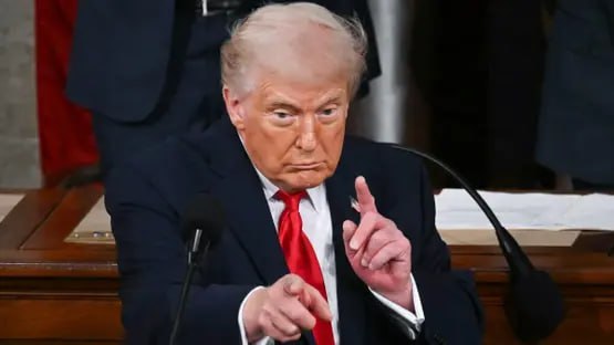 ترامب: دفعت إسرائيل للانخراط في المواجهة وضربة القيادة الإيرانية كانت قوية 1 ترامب: دفعت إسرائيل للانخراط في المواجهة وضربة القيادة الإيرانية كانت قوية