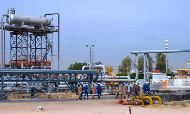 العراق يعلّق الإنتاج مؤقتًا في حقل الرميلة بسبب مخاوف أمنية 1 العراق يعلّق الإنتاج مؤقتًا في حقل الرميلة بسبب مخاوف أمنية