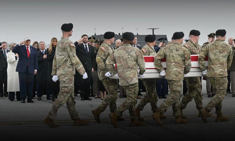 ترامب يستقبل جثـ.امين جنود أمريكيين قُتـ.لوا في المواجهات مع إيران