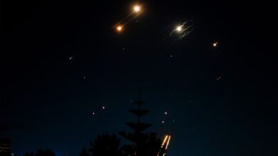 حزب الله" يعلن أنه استهدف بالصواريخ مقر وحدة الاستخبارات العسكرية الإسرائيلية في ضواحي تل ابيب