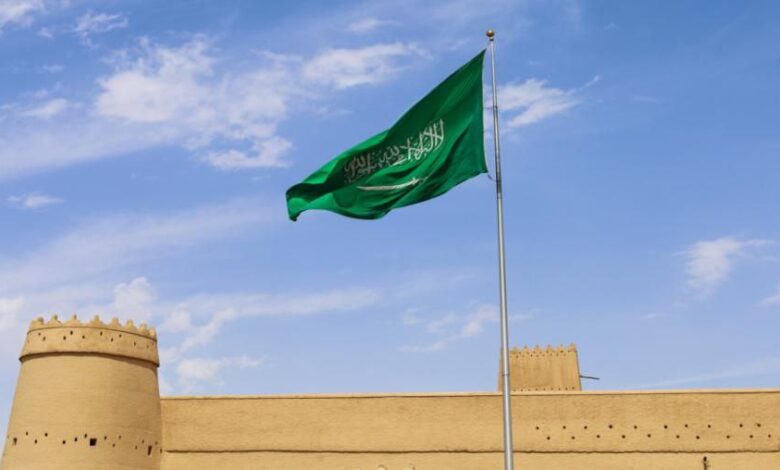 "الدفاع السعودية": اعتراض وتدمير مسيّرة في الربع الخالي متجهة إلى حقل شيبة 1 "الدفاع السعودية": اعتراض وتدمير مسيّرة في الربع الخالي متجهة إلى حقل شيبة