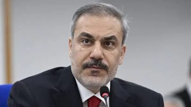 تركيا تكثف اتصالاتها لوقف التصعيد وتؤكد رفض الانجرار للحرب