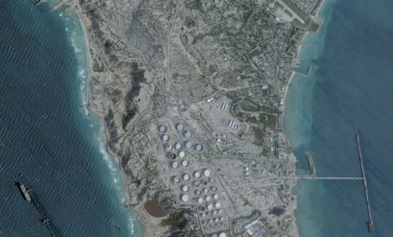 ترامب يهدد بتدمير جزيرة خرج الإيرانية وسط تصعيد عسكري 1 ترامب يهدد بتدمير جزيرة خرج الإيرانية وسط تصعيد عسكري