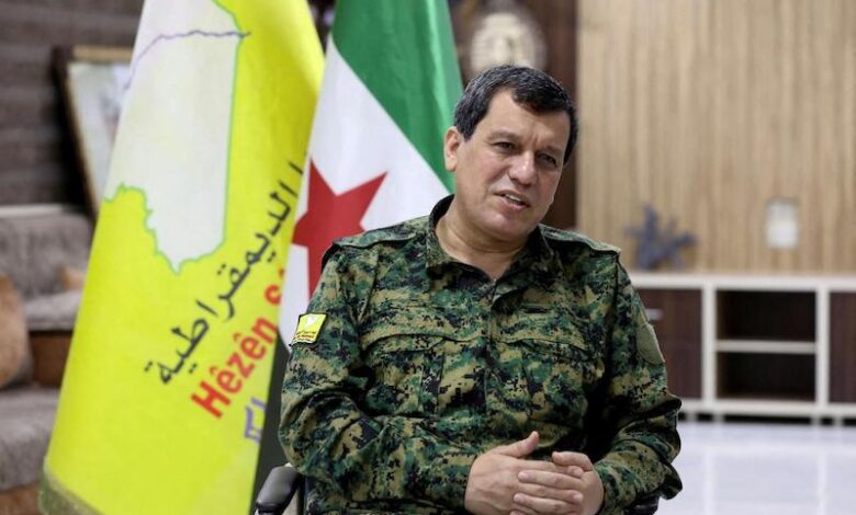 قائد “قسد” يعلن وجود 1070 أسيراً في سجون الحكومة السورية وخطة لإعادتهم لعائلاتهم