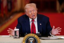 ترامب يعلن تدمير أهداف عسكرية في جزيرة خرج الإيرانية ويحذر طهران