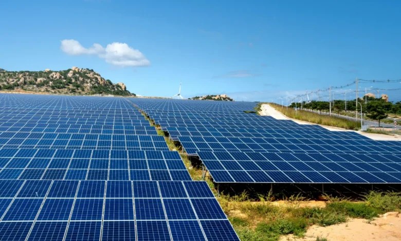 تونس تطلق مناقصة لإنشاء محطة طاقة شمسية بقدرة 300 ميغاواط في قبلي