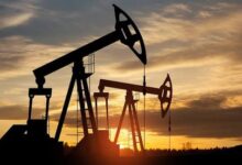 النفط يتراجع ب اكثر من 30 دولار للبرميل في تراجع تاريخي