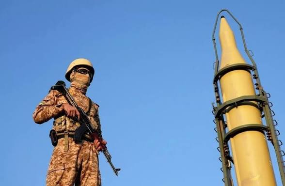 الحرس الثوري الإيراني يحذر من استهداف موانئ في الإمارات بسبب الوجود الأمريكي