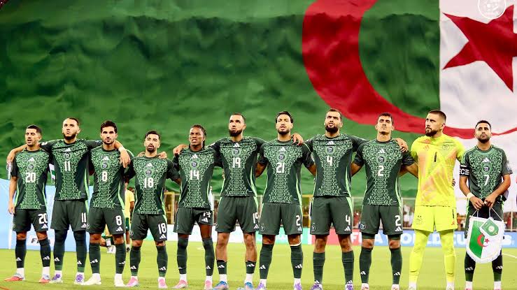 اتفاق جزائري إيطالي يمهد لإقامة مباراة ودية بين المنتخبين في يونيو المقبل 1 اتفاق جزائري إيطالي يمهد لإقامة مباراة ودية بين المنتخبين في يونيو المقبل