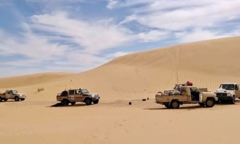 ضبط أسلحة وذخائر خلال عملية أمنية قرب الحدود الليبية