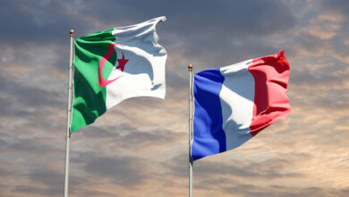 محادثة هاتفية بين وزيري خارجية فرنسا والجزائر لبحث استئناف التعاون الثنائي