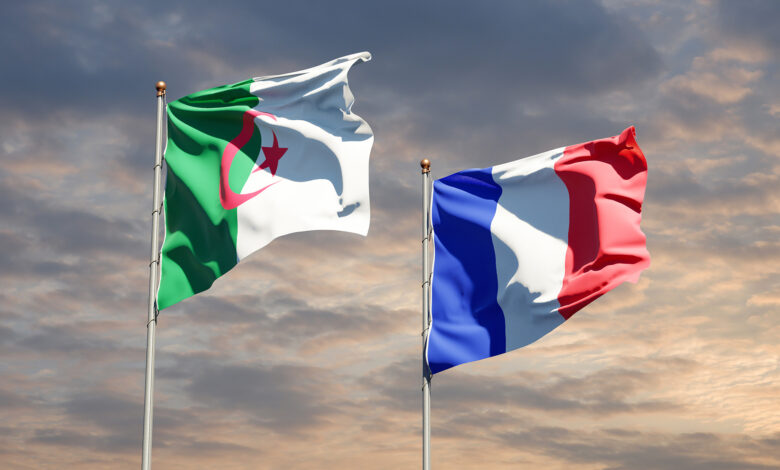 محادثة هاتفية بين وزيري خارجية فرنسا والجزائر لبحث استئناف التعاون الثنائي