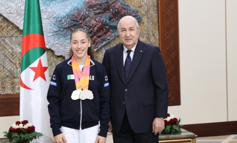 الرئيس الجزائري يهنئ كيليا نمور بعد تتويجها بذهبية بطولة العالم في باكو