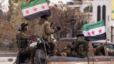 الجيش السوري: سقوط قذائف مدفعية قرب سرغايا غرب دمشق ومتابعة للوضع على الحدود مع لبنان